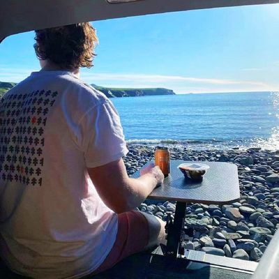 최신 자동차 뒷문 테이블은 F1에서 만든 모든 자동차를 장착합니다
